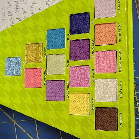 Emily In Paris Revolution City of Love Palette New - Picture 5 of 5